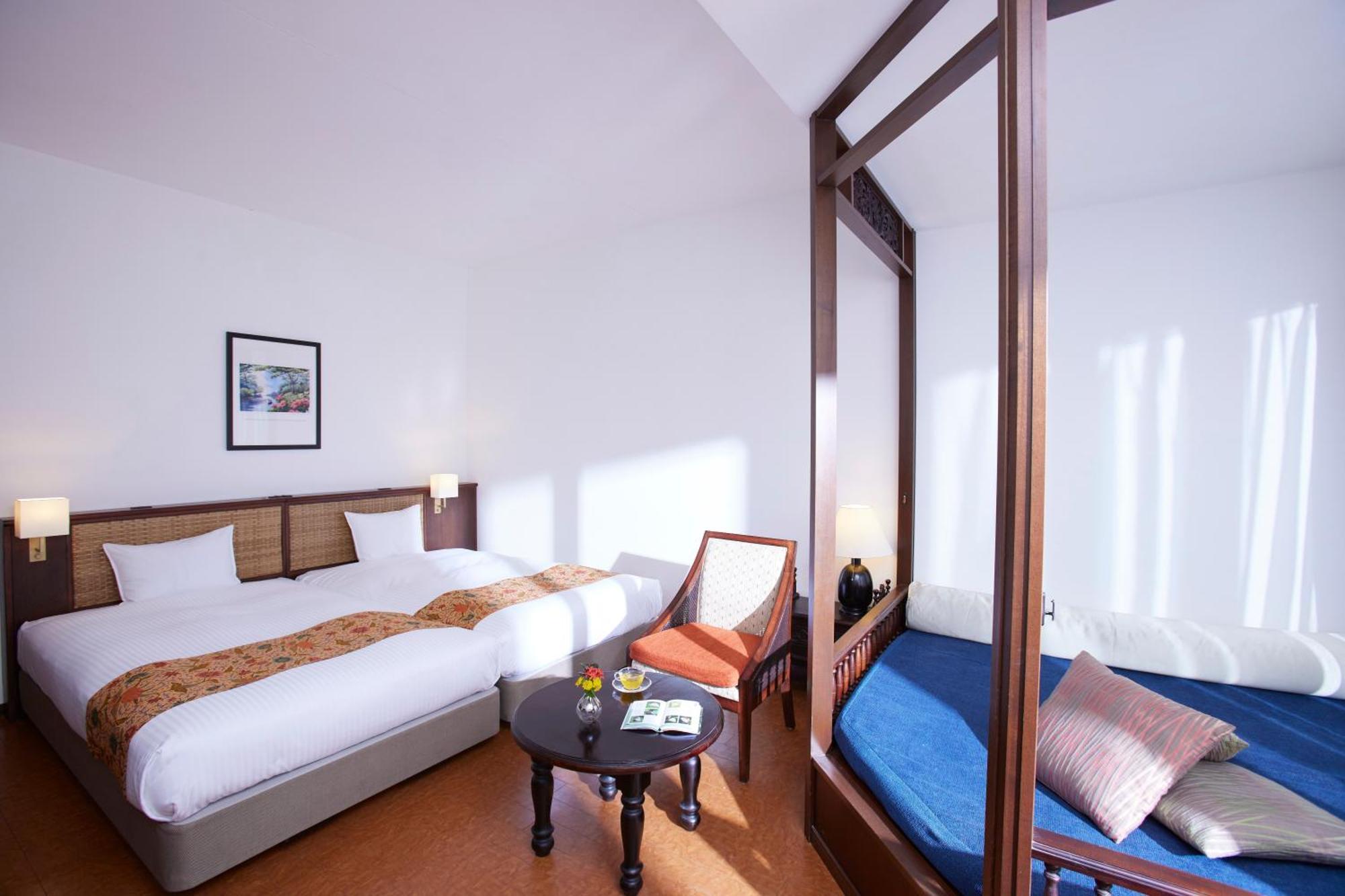 Iriomote Hotel By Hoshino Resorts Urauchi Экстерьер фото